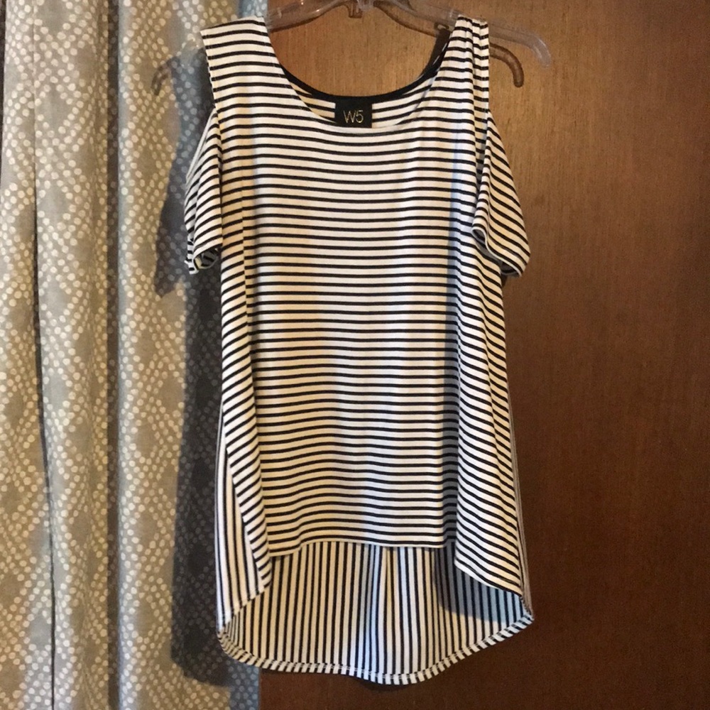 Anthropologie W5 Cold Shoulder Top.